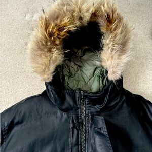 Stunning and cozy men’s Medium m0851 winter coat